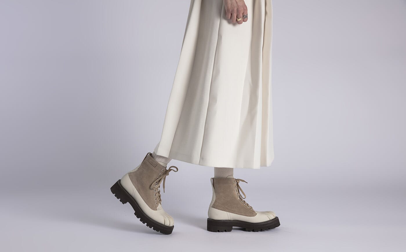 Arwen Womens Duck Boots in Off White Grenson