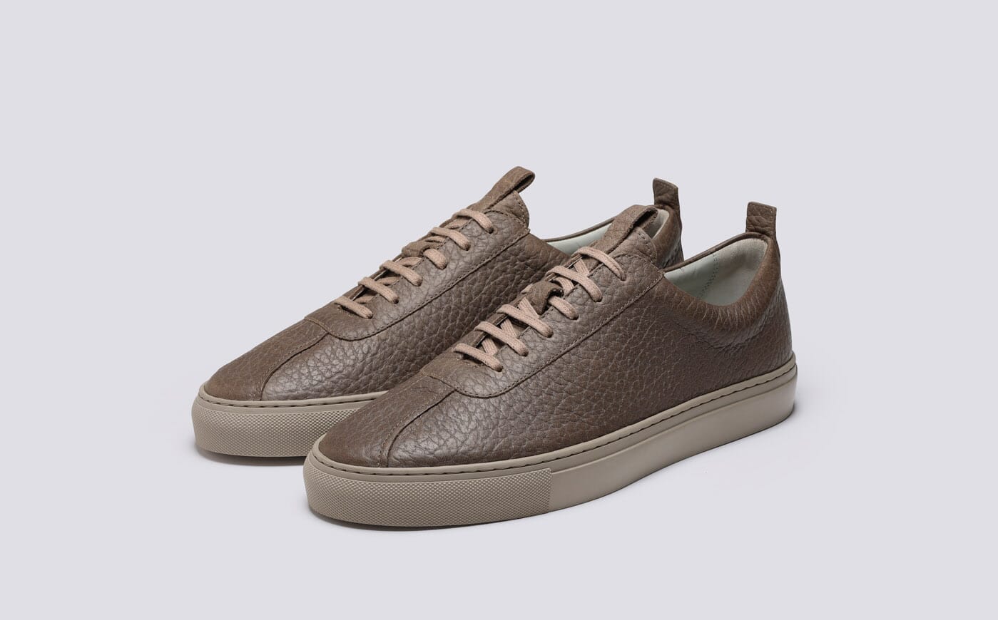 114857_sneaker1_threequarters_
