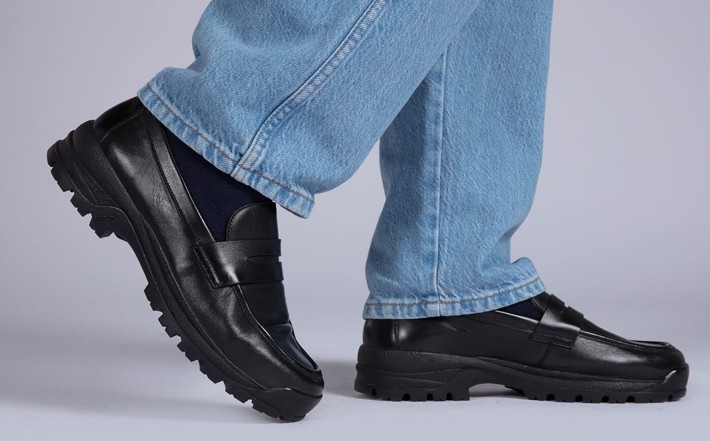 Sneaker 87 | Mens Loafers in Black with Vibram Sole | Grenson