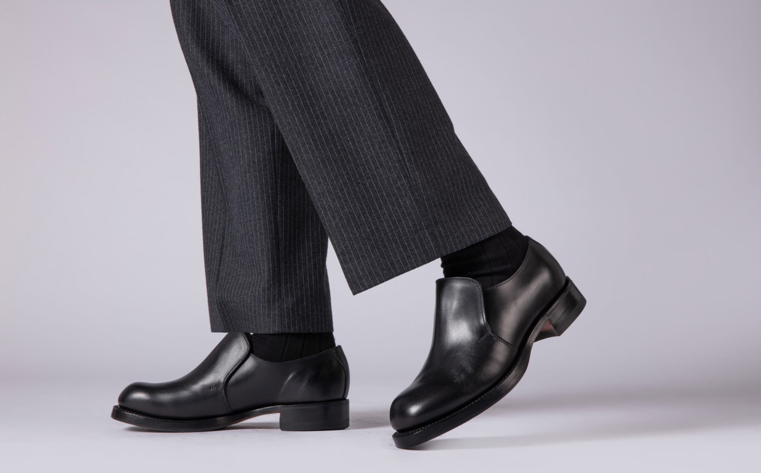 Grenson Footmaster Shoes Mens Size 9 Black Leather Slip-On England Style 7439/01 Rowan | Mens Slip on Shoes in Black Leather | Grenson main image 2