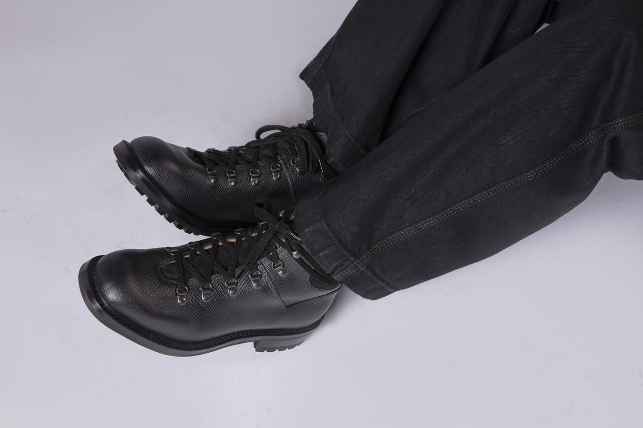 Herbie | Men's Black Leather Alpine Vintage Veldt Boot | Grenson