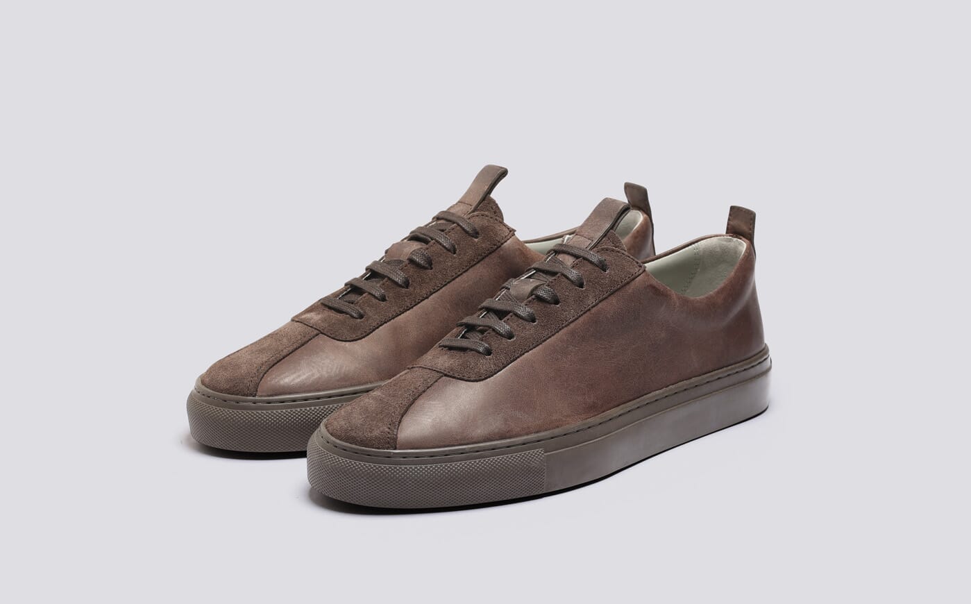 213609_sneaker1_threequarters_